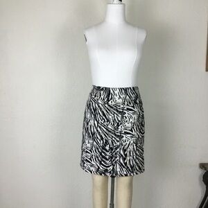 Alfani Jersey Women’s Skirt Sz M Stretch Knee Lenght Pull On Animal Print
